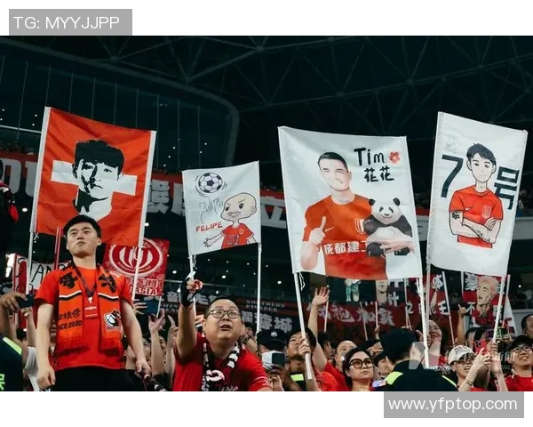 足球球星亲自开播与粉丝互动，揭秘训练生活与赛场背后的故事